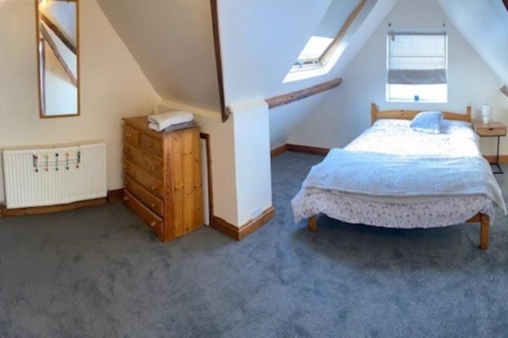 3 Double Bedroomed Flat, Acton. London, Uk ภายนอก รูปภาพ